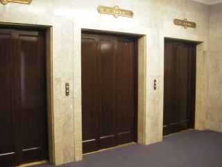 明治生命館のエレベーター