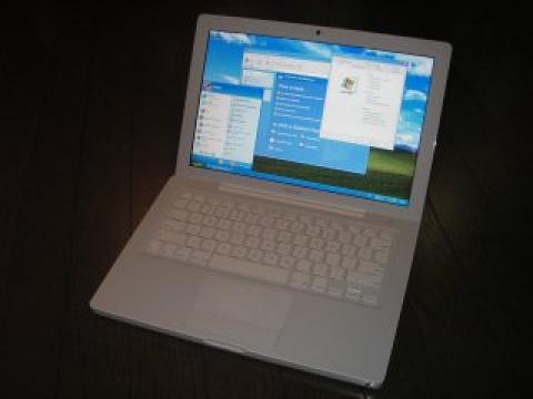 MacBook running Windows XP