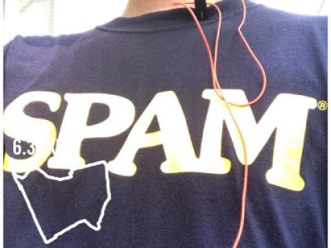 SPAM Tシャツ